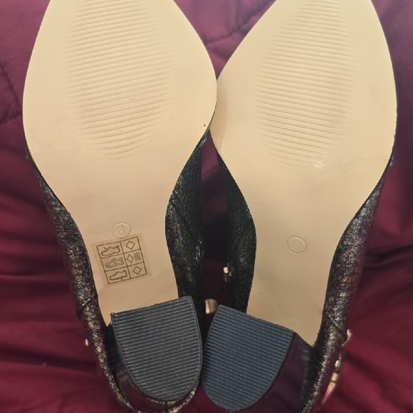 Cape Robbin Black/Gold Ankle Boots, Sz 8 - Picture 8 of 8